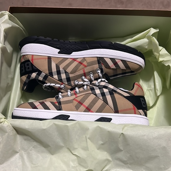 Brand new never worn original packaging - Picture 5 of 5